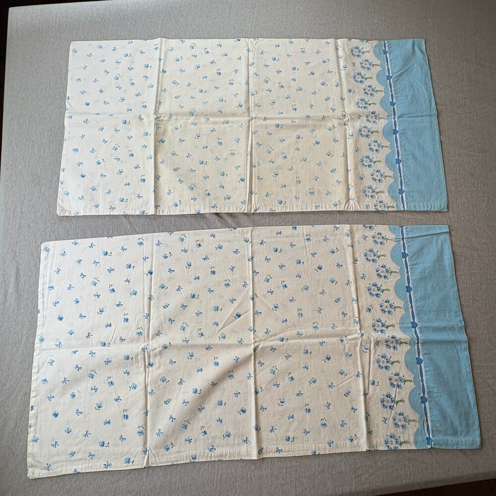 Set 2 Vintage Blue Floral Pillowcases 1960s 1970s Pair Cottagecore